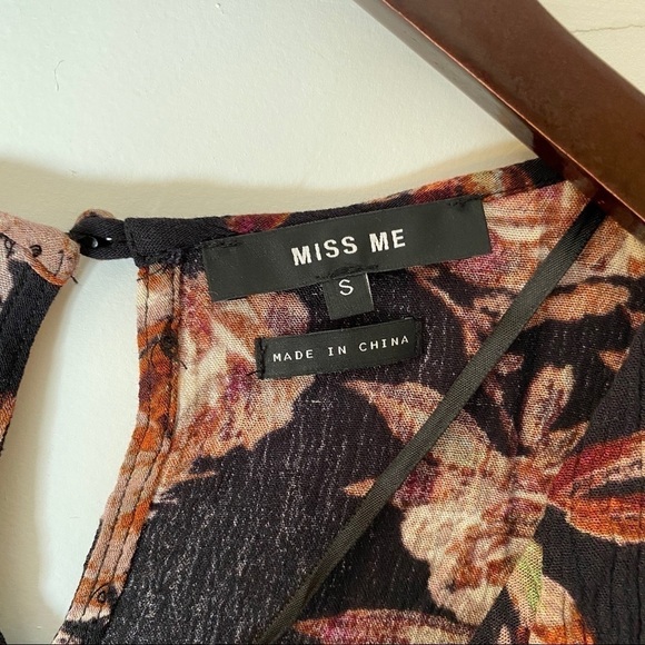 Miss Me Black Floral V-Neck Blouse - Picture 6 of 7